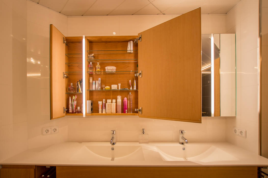 Badezimmer-Einrichtung aus Kirschbaumholz, Lignum Möbelmanufaktur GmbH Lignum Möbelmanufaktur GmbH Bagno moderno