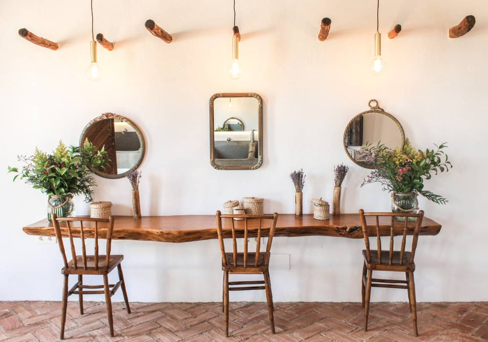 homify Rustic style dining room