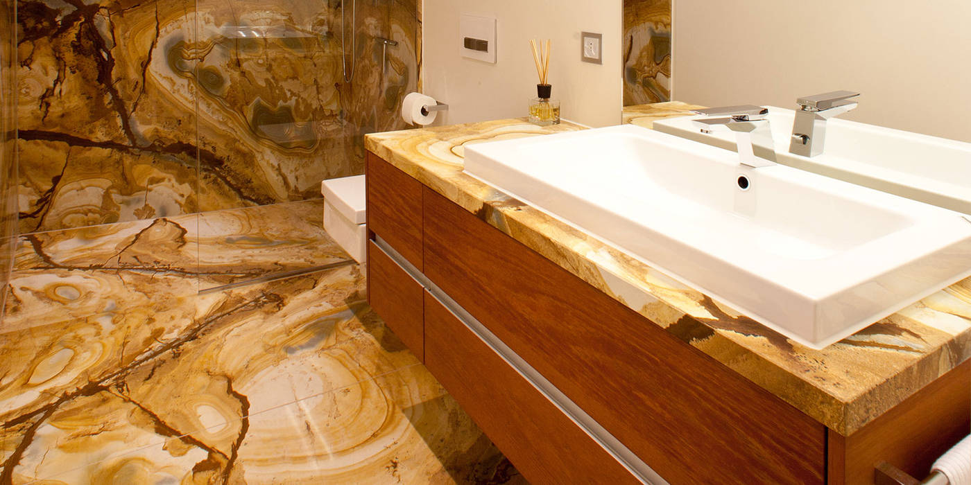 Wellness bad aus stone wood quarzit tropische badezimmer ...