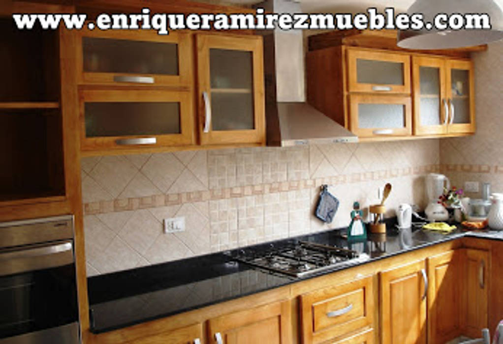 Mueble de madera maciza Enrique Ramirez Muebles artesanales Cocinas rústicas Madera maciza Multicolor gabinetes y muebles de cocina,Muebles de cocina