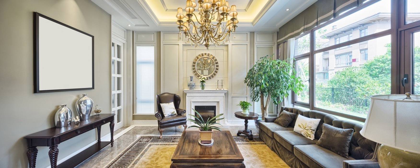 Statement Chandelier Gracious Luxury Interiors Livings de estilo clásico