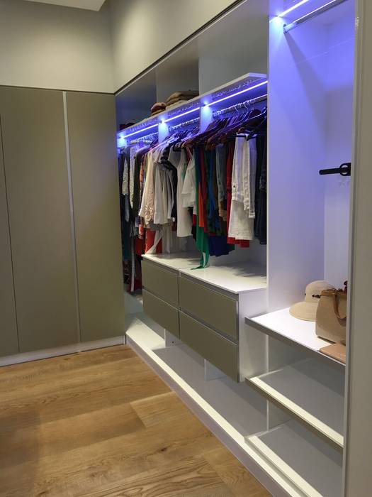 vestidor AParquitectos Closets de estilo moderno