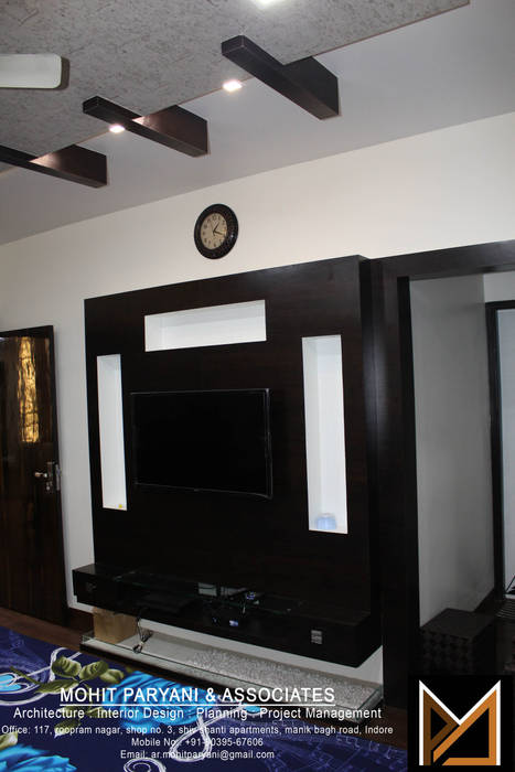 Mr. Jatin Lulla Ji interior , MOHIT PARYANI AND ASSOCIATES MOHIT PARYANI AND ASSOCIATES Modern style bedroom