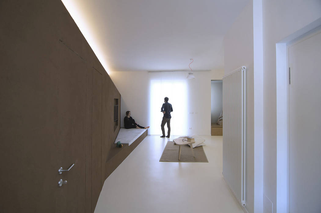 ALONG THE LEVEE, R3ARCHITETTI R3ARCHITETTI Living room