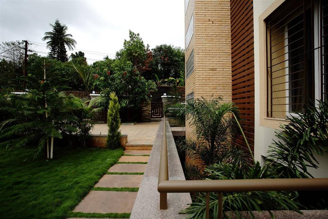 Landscape Garden - Basement landscape court DeFACTO Architects