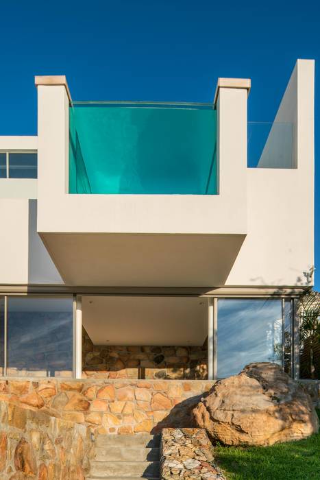 HOUSE I ATLANTIC SEABOARD, CAPE TOWN, MARVIN FARR ARCHITECTS MARVIN FARR ARCHITECTS Piletas infinitas