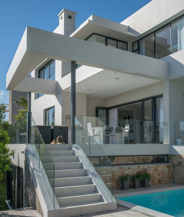 HOUSE I CAMPS BAY, CAPE TOWN I MARVIN FARR ARCHITECTS MARVIN FARR ARCHITECTS Modern balcony, veranda & terrace