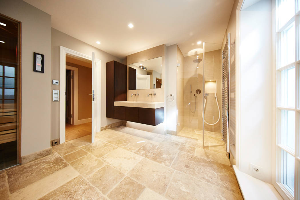 Haus auf Sylt, SALLIER WOHNEN SYLT SALLIER WOHNEN SYLT Modern bathroom Sandstone