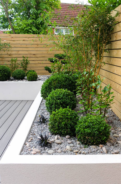 Small, low maintenance garden Yorkshire Gardens Vườn phong cách tối giản Gỗ-nhựa composite eco deck,artifical lawn,simple garden