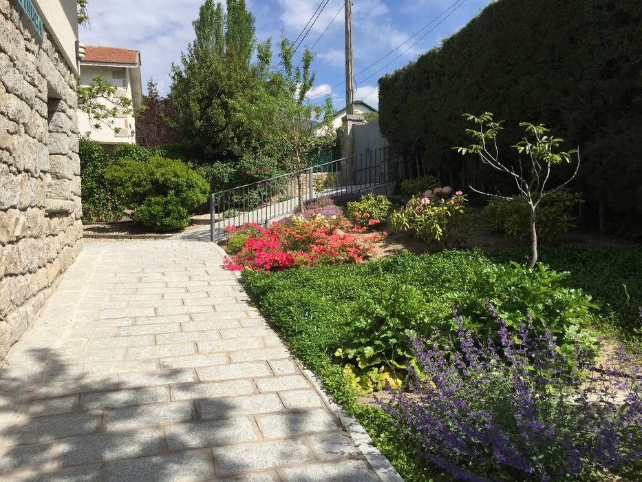 Contemporary Garden , Azarbe jardines Azarbe jardines Jardines de estilo mediterráneo