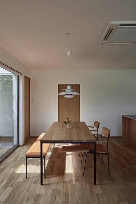 ホワイエのある家, toki Architect design office toki Architect design office Modern Dining Room