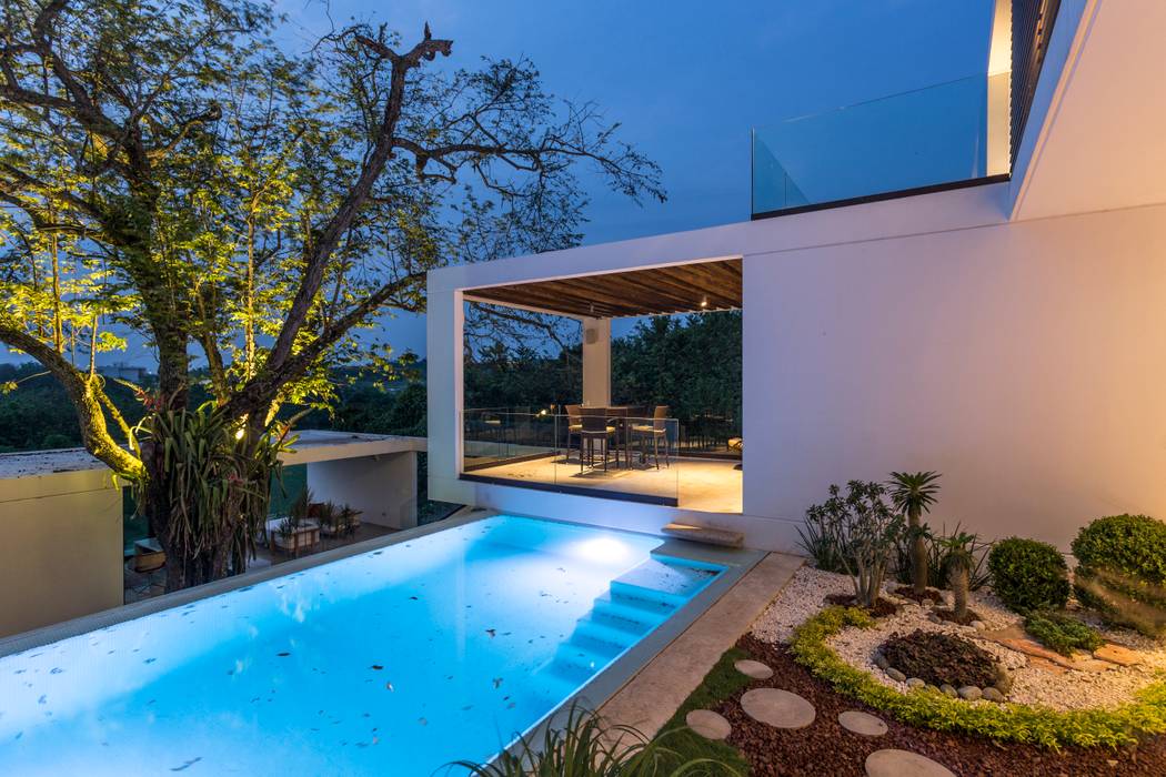 Alberca Yucatan Green Design Piscinas de estilo minimalista arquitectura,diseño,alberca,exteriores,ambiente,iluminación nocturna,iluminación exterior,casa