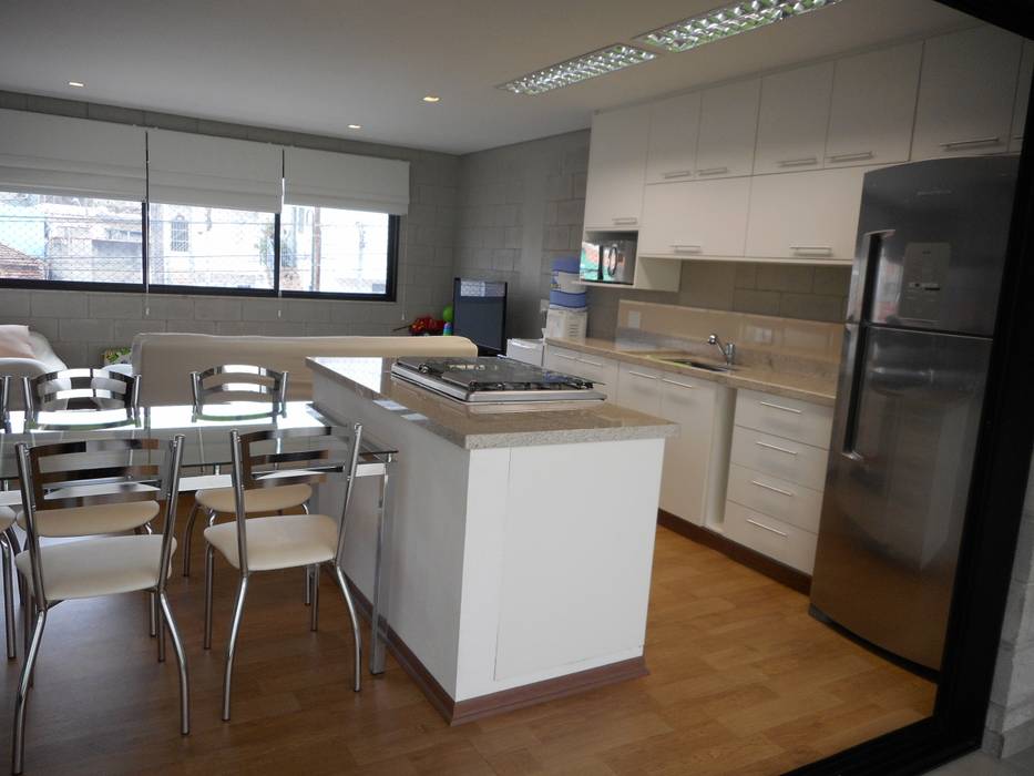 Cozinha integrada com a sala Metamorfose Arquitetura e Urbanismo Cozinhas rústicas