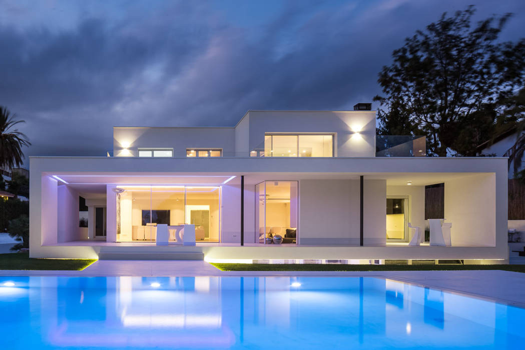 Herrero House - Night view 08023 Architects Piscinas de estilo moderno pool,lightnign,design,landscape,08023architects