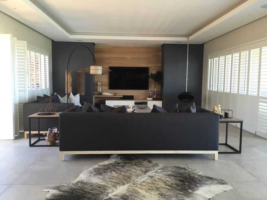 MAIN LOUNGE Margaret Berichon Design Modern living room Solid Wood Multicolored