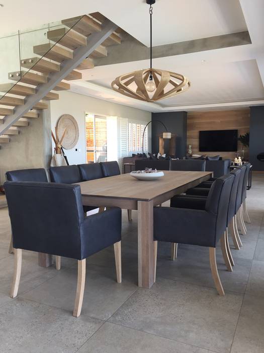 Simbithi Eco Estate, Margaret Berichon Design Margaret Berichon Design Modern dining room Solid Wood Multicolored