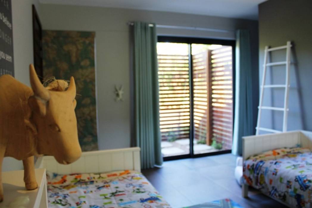 Simbithi Eco Estate 2, Margaret Berichon Design Margaret Berichon Design Nursery/kid’s room MDF