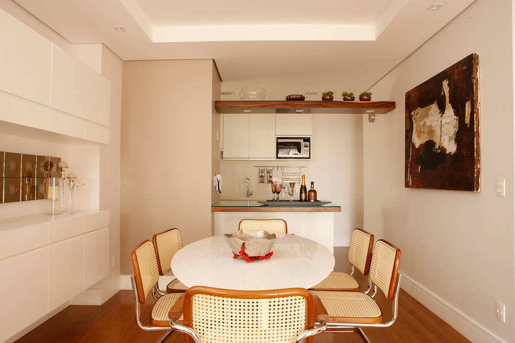 Apartamento Pinheiros, Nice De Cara Arquitetura Nice De Cara Arquitetura Ruang Makan Klasik