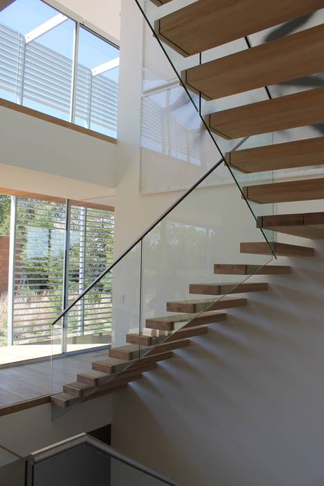 Floating Steps of Beauty in Long Island, EeStairs | Stairs and balustrades EeStairs | Stairs and balustrades Couloir, entrée, escaliers minimalistes Bois Effet bois floating stairs,glass balustrade,straight stairs,railing,wooden treads