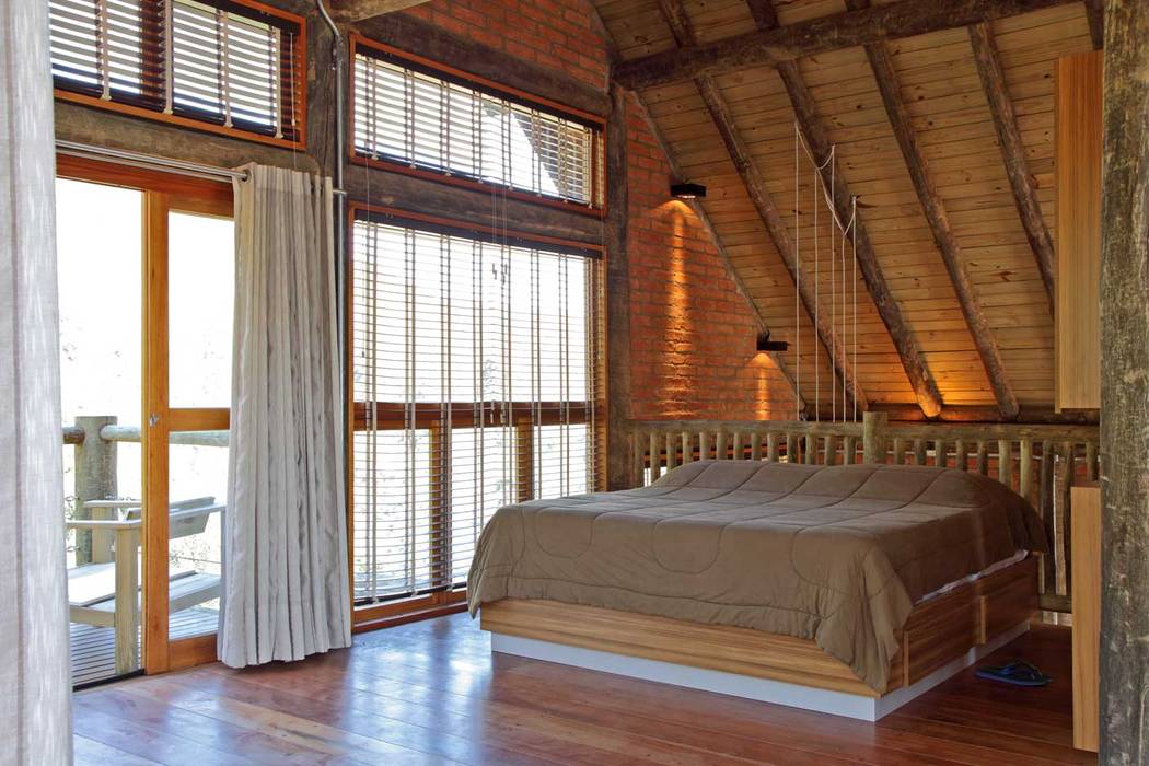 Chalé Trivelato, Atibaia-SP, SCALI & MENDES ARQUITETURA SUSTENTAVEL SCALI & MENDES ARQUITETURA SUSTENTAVEL Rustic style bedroom