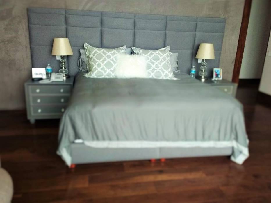 Recamara en Monterrey, Estilo en muebles Estilo en muebles Modern style bedroom Synthetic Grey Beds & headboards