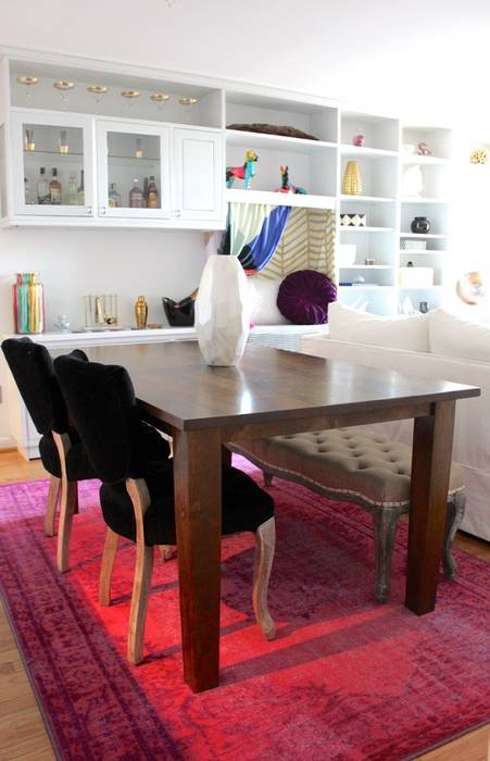 Bright and Eclectic Foggy Bottom Apartment, NAFASI NAFASI Ruang Makan Gaya Eklektik