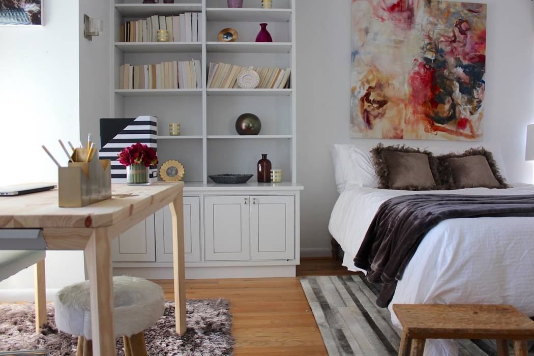 Bright and Eclectic Foggy Bottom Apartment, NAFASI NAFASI Eclectic style bedroom