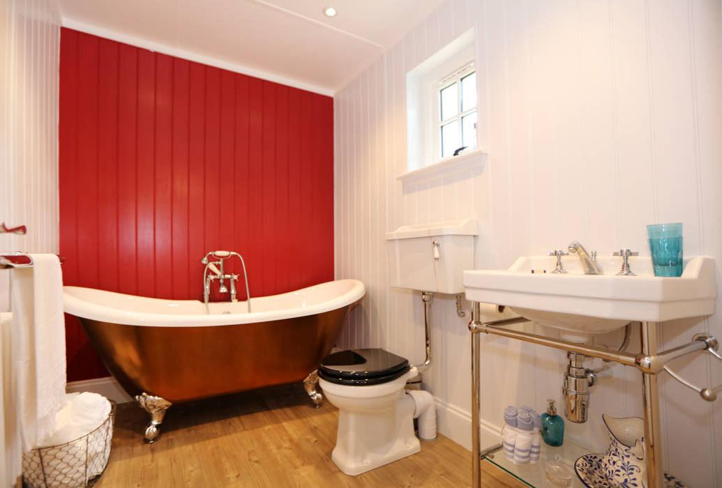 Two Bedroom Bespoke Wee House , The Wee House Company The Wee House Company Country style bathroom