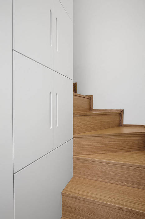 Grande attico , PAZdesign PAZdesign Cuartos de estilo moderno Madera Acabado en madera