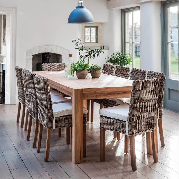 Hanborough Reclaimed Elm Dining Table homify Sala da pranzo in stile rustico Legno Effetto legno Tavoli
