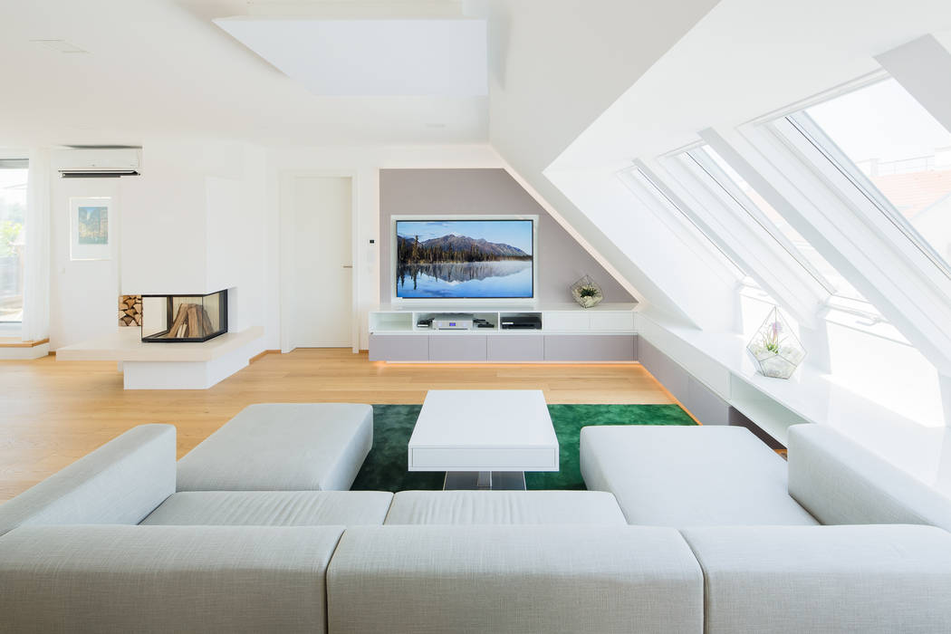 Wohnzimmer/fernsehbereich moderne wohnzimmer von kathameno interior