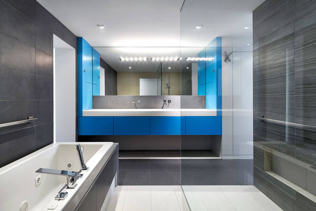 Salt + Pepper House, KUBE architecture KUBE architecture Modern style bathrooms