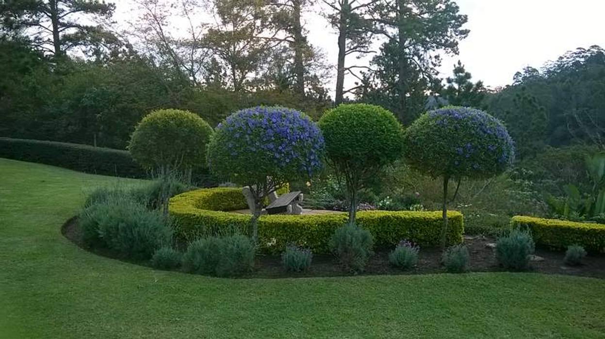 LARGE FORMAL GARDEN IN GILLITTS, Paul's Plantscapes Landscapes Paul's Plantscapes Landscapes Modern garden