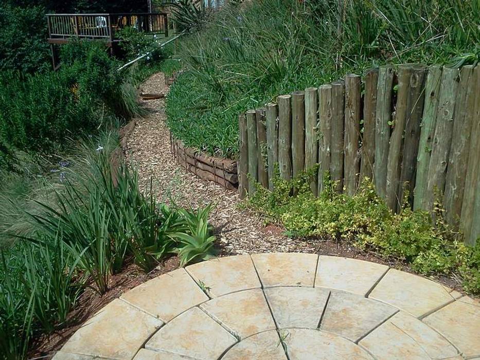 AN INDIGENOUS KLOOF GARDEN, Paul's Plantscapes Landscapes Paul's Plantscapes Landscapes Jardines de estilo rural