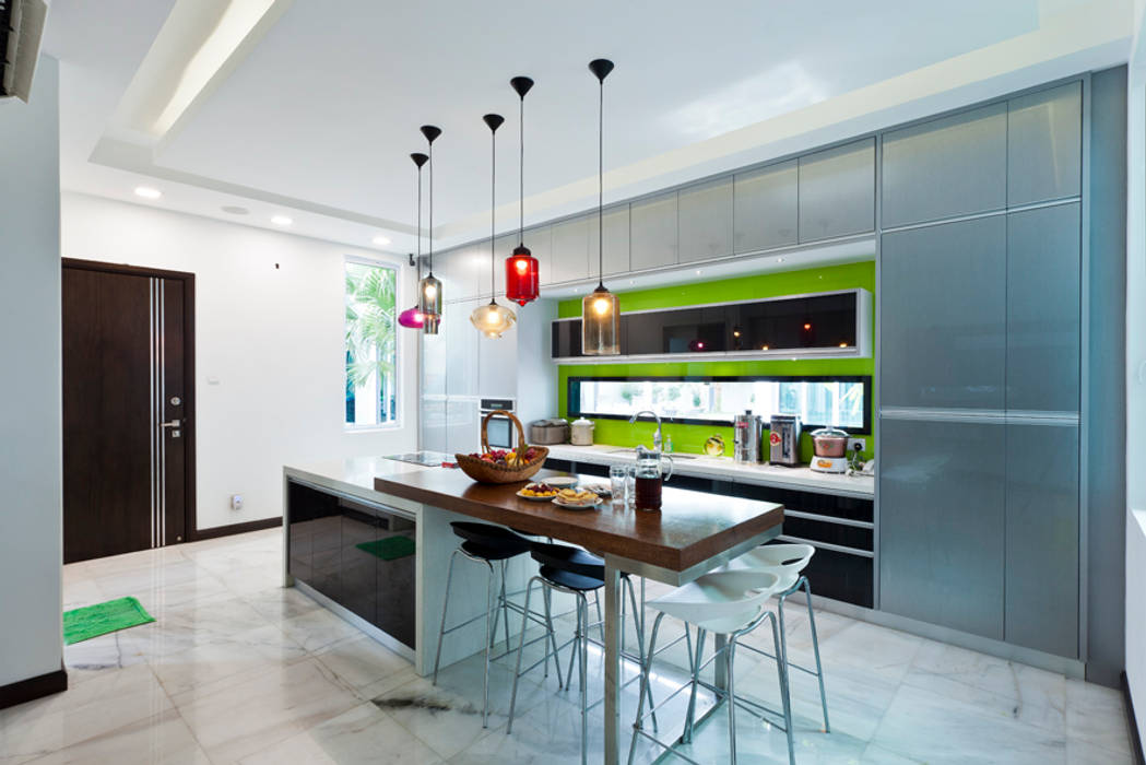 Contemporarily Dashing | BUNGALOW, Design Spirits Design Spirits Moderne keukens