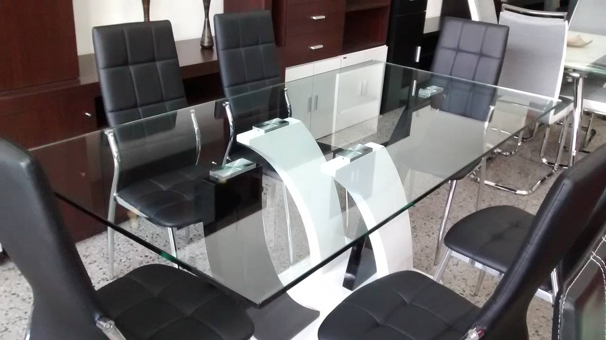 Mesa de vidrio templado y sillas base cromada Disegno´s Comedores modernos Vidrio Mesas