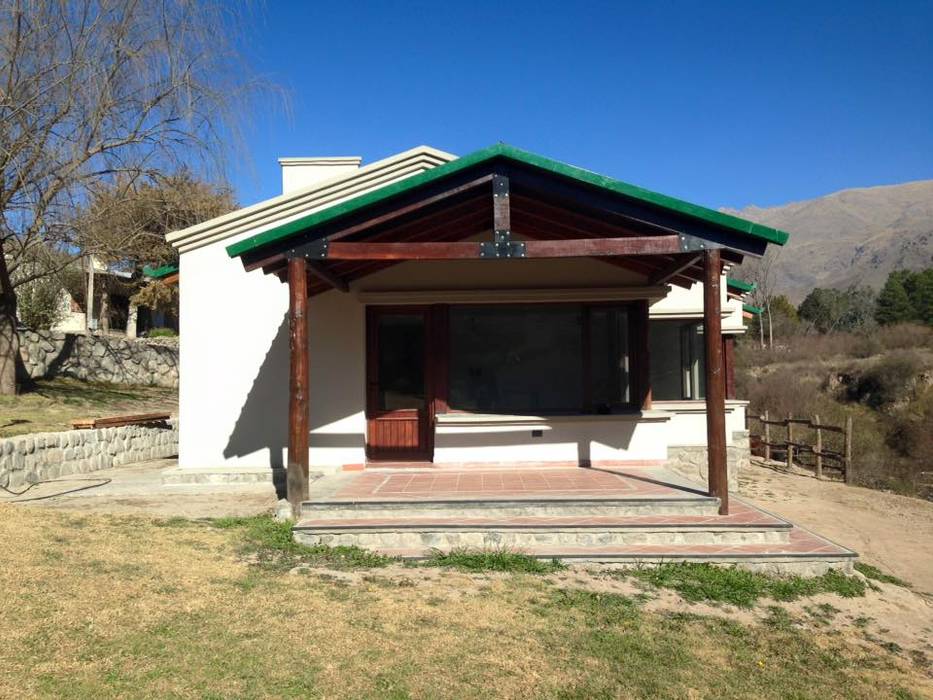 Casa de Huespedes - "SR", Comma - Oficina de arquitectura Comma - Oficina de arquitectura Casas de estilo rural