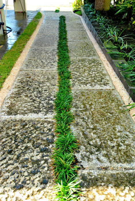 玄関前 アプローチ, 作庭処 植徳 作庭処 植徳 Vườn phong cách hiện đại