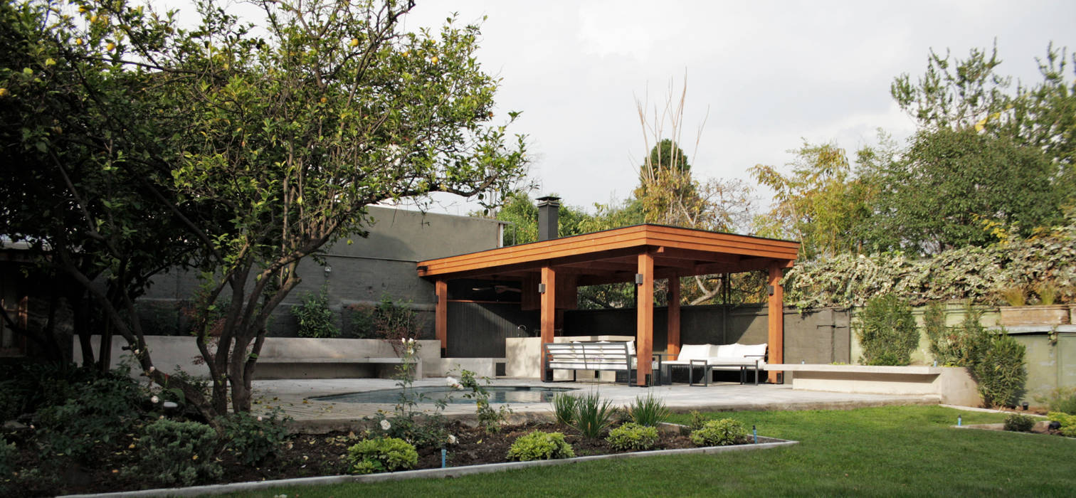 CASA LZ., ESTUDIO BASE ARQUITECTOS ESTUDIO BASE ARQUITECTOS Mediterranean style balcony, veranda & terrace Concrete