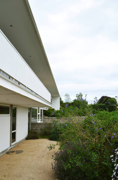 CASA P65, ESTUDIO BASE ARQUITECTOS ESTUDIO BASE ARQUITECTOS Casas de estilo mediterráneo