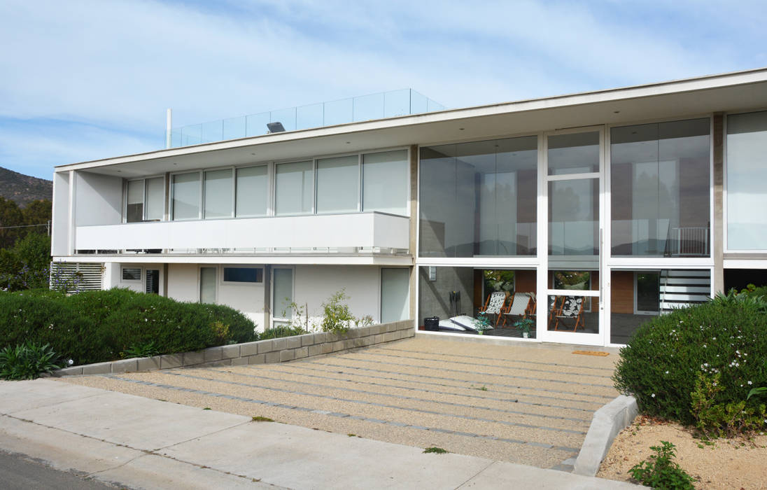 CASA P65, ESTUDIO BASE ARQUITECTOS ESTUDIO BASE ARQUITECTOS Casas de estilo mediterráneo