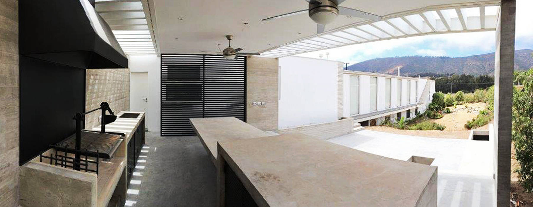 CASA P65, ESTUDIO BASE ARQUITECTOS ESTUDIO BASE ARQUITECTOS Mediterraner Balkon, Veranda & Terrasse Beton