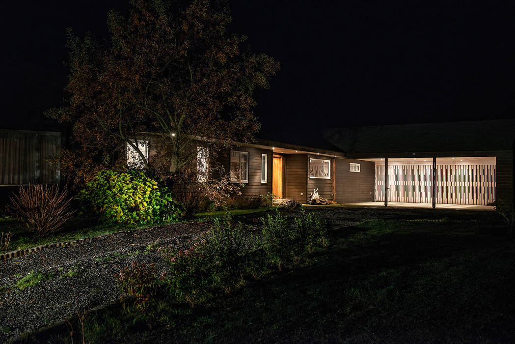 CASA RH, ESTUDIO BASE ARQUITECTOS ESTUDIO BASE ARQUITECTOS Casas de estilo escandinavo Madera Acabado en madera