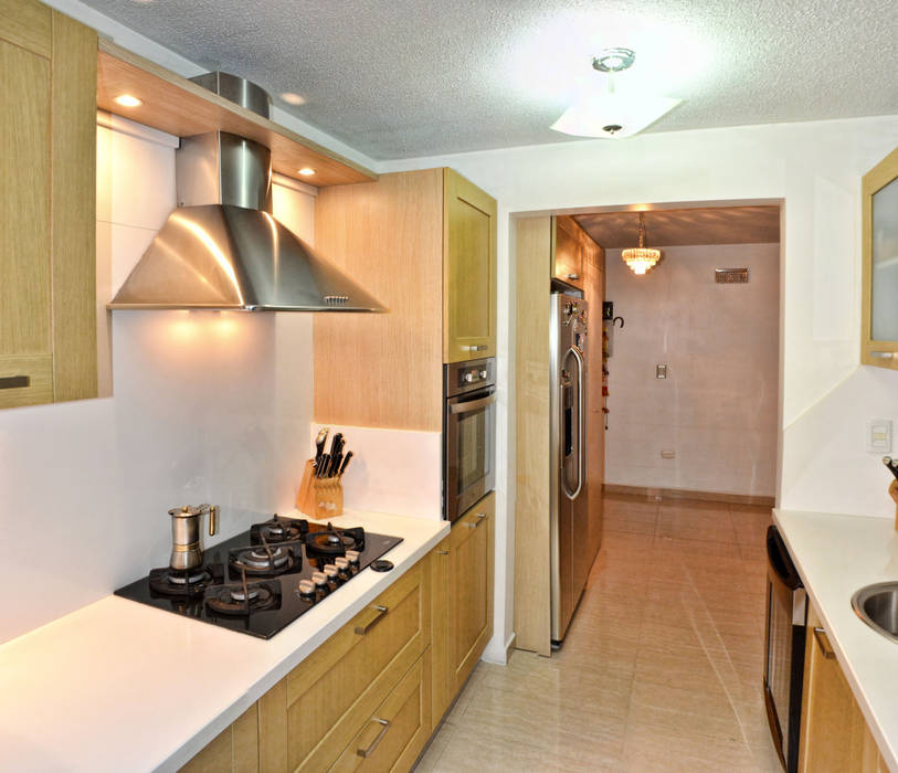 Cocina Loft estudio C.A. Cocinas de estilo clásico Madera Acabado en madera Cocina Mobiliario italiano Arquitectura Diseño de interior Silestone