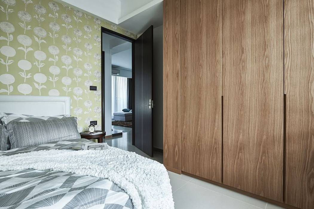 [HOME] C.T.L Interior Design, KD Panels KD Panels Cuartos de estilo moderno Madera Acabado en madera Clósets y cómodas