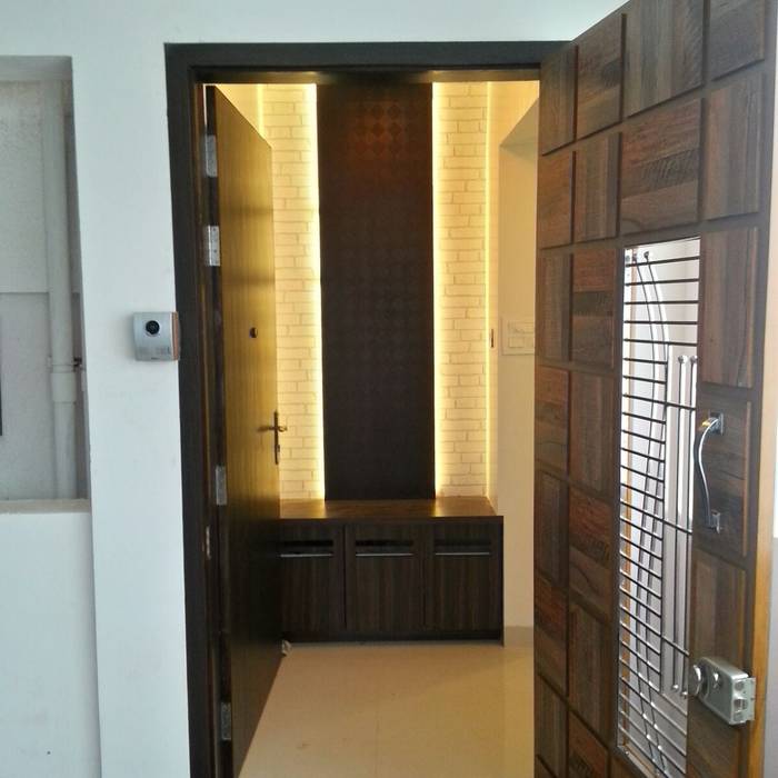 Residential project, CREATIVE STROKES CREATIVE STROKES Modern Corridor, Hallway and Staircase Plywood Drawers & shelves