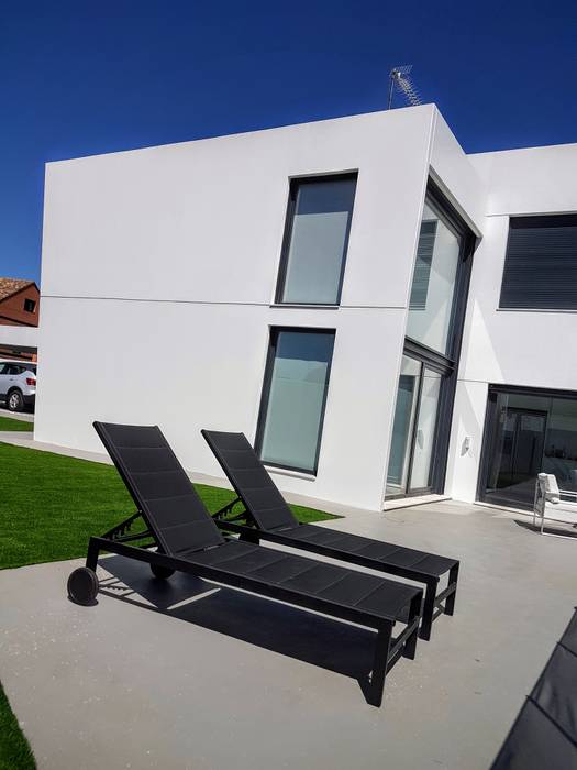 Vivienda Unifamiliar en Villanueva de La Cañada (Madrid), MODULAR HOME MODULAR HOME Палісадник Бетон