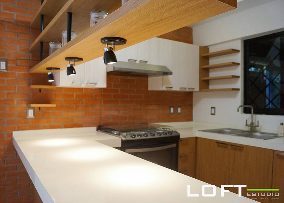 Cocina LOFT ESTUDIO arquitectura y diseño Cocinas eclécticas Ladrillos cocina,iluminación de cocina,madera,estantería de madera,viga de madera,ladrillo