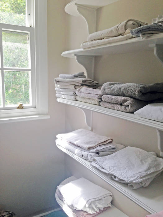 Utility - Laundry Shelves Absolute Project Management Klassieke gangen, hallen & trappenhuizen
