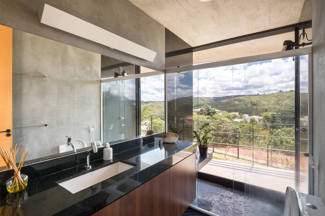 homify Modern style bathrooms